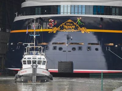 Disney Cruise Ship Rescues Stranded Boaters Off Bermuda Coast